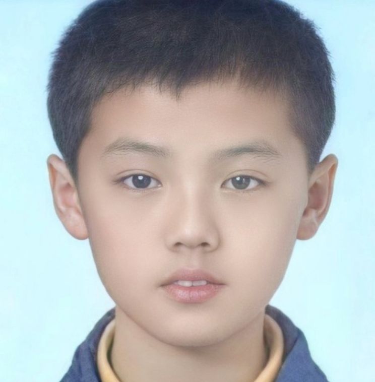 鹿晗出道前旧照公开非主流发型成焦点这脸蛋不愧是颜霸