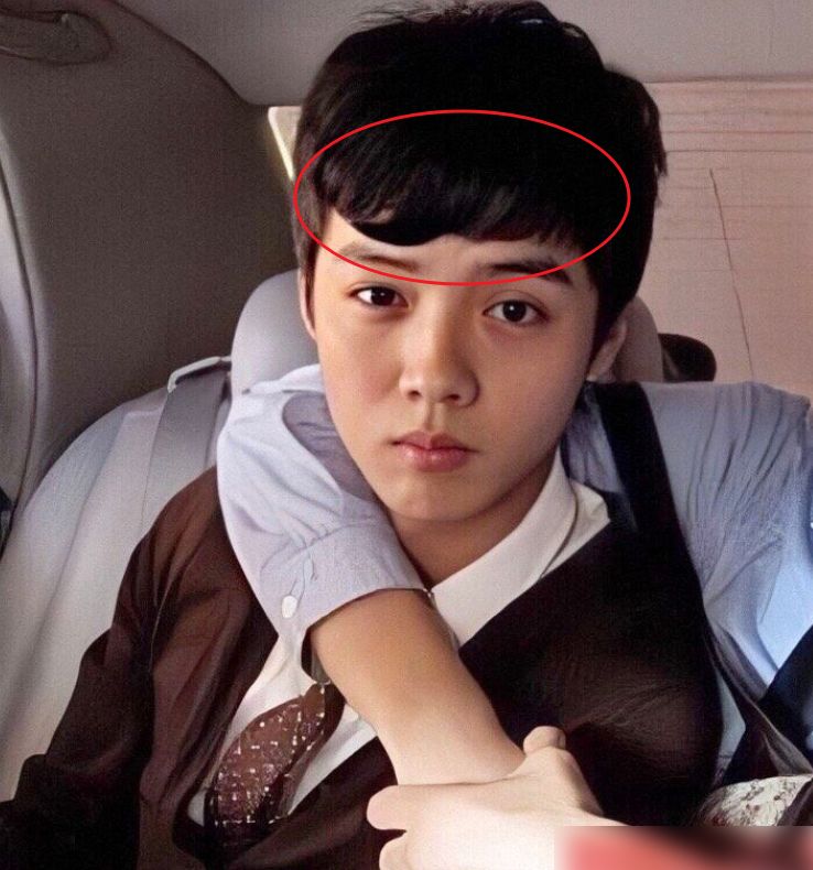 鹿晗出道前旧照公开非主流发型成焦点这脸蛋不愧是颜霸