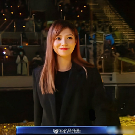 DYG重庆勇夺2020 KPL冠军,美女紫薇和iQOO 7低调展示