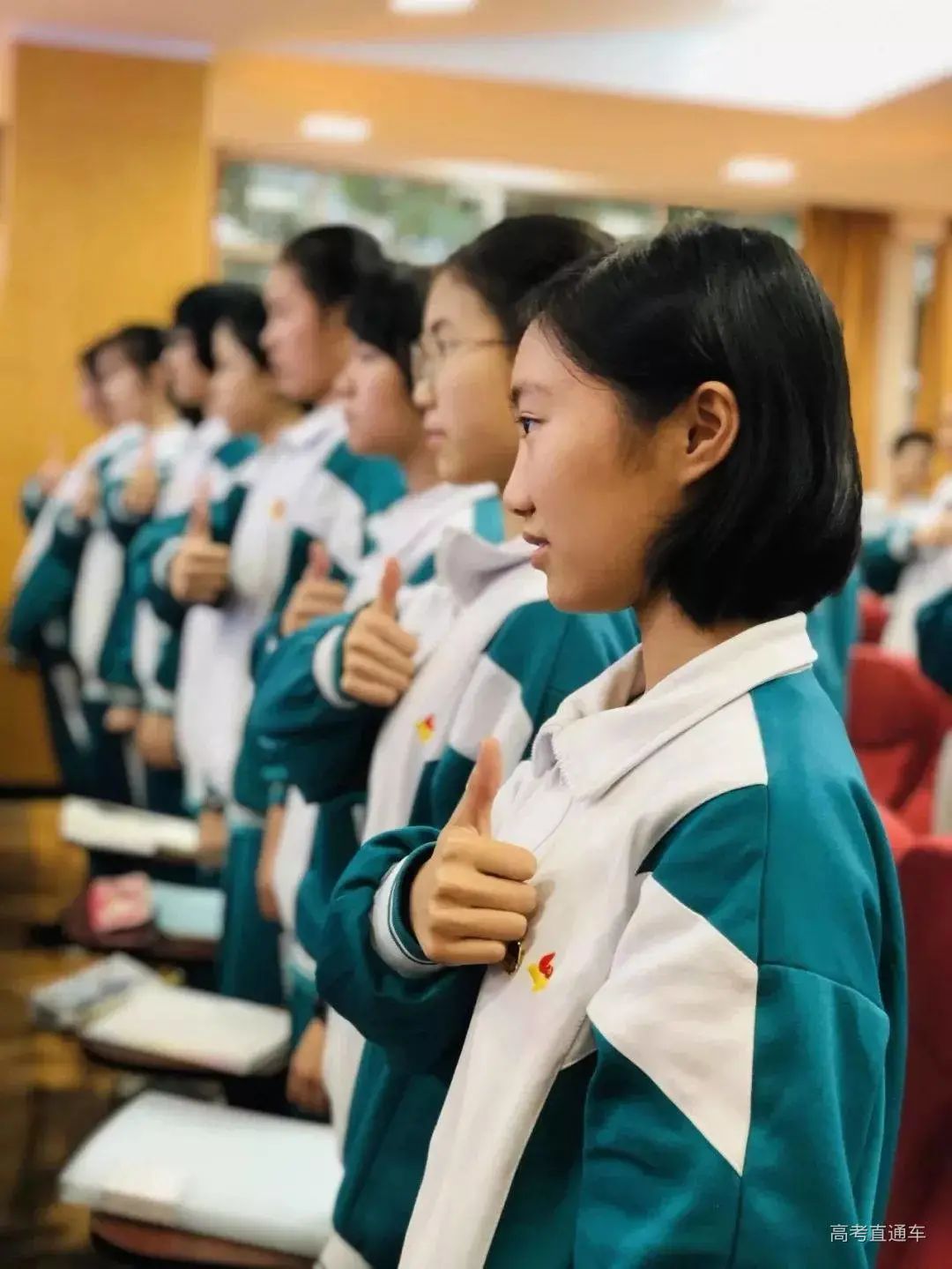 丑哭这才是中学校服最真实的样子偶像剧都是骗人的