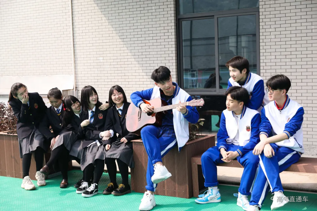 嘉定区新城实验中学新城实验中学学生校服由专业服装设计师精心打造