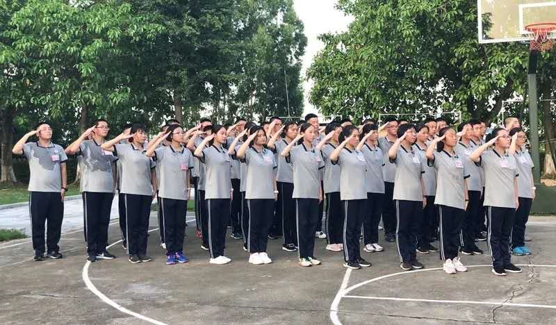 一中学福州屏东中学福州第八中学福建师范大学附属中学石门中学的校服