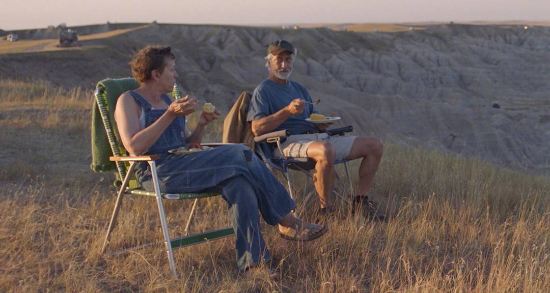 名人堂·电影|《无依之地》笑傲颁奖季,中国导演赵婷成奥斯卡"大红人"