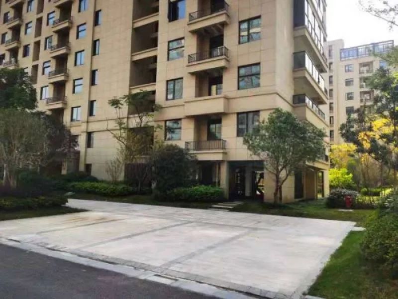 虚假宣传？佳源集团嘉兴多个小区配套成泡影，买房需绑定30万元车位