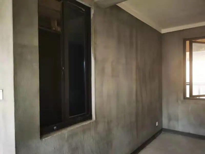 佳源优优滨海99平米户型赠送的卫生间，只有窗户没有门。李未来 摄