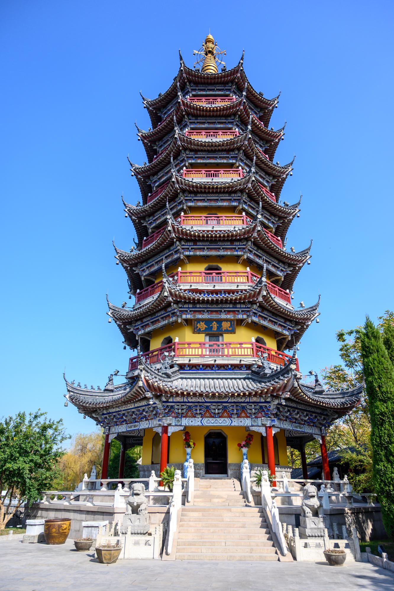 江苏如皋有一座古寺,至今已1400多年历史,山门朝门确属少见