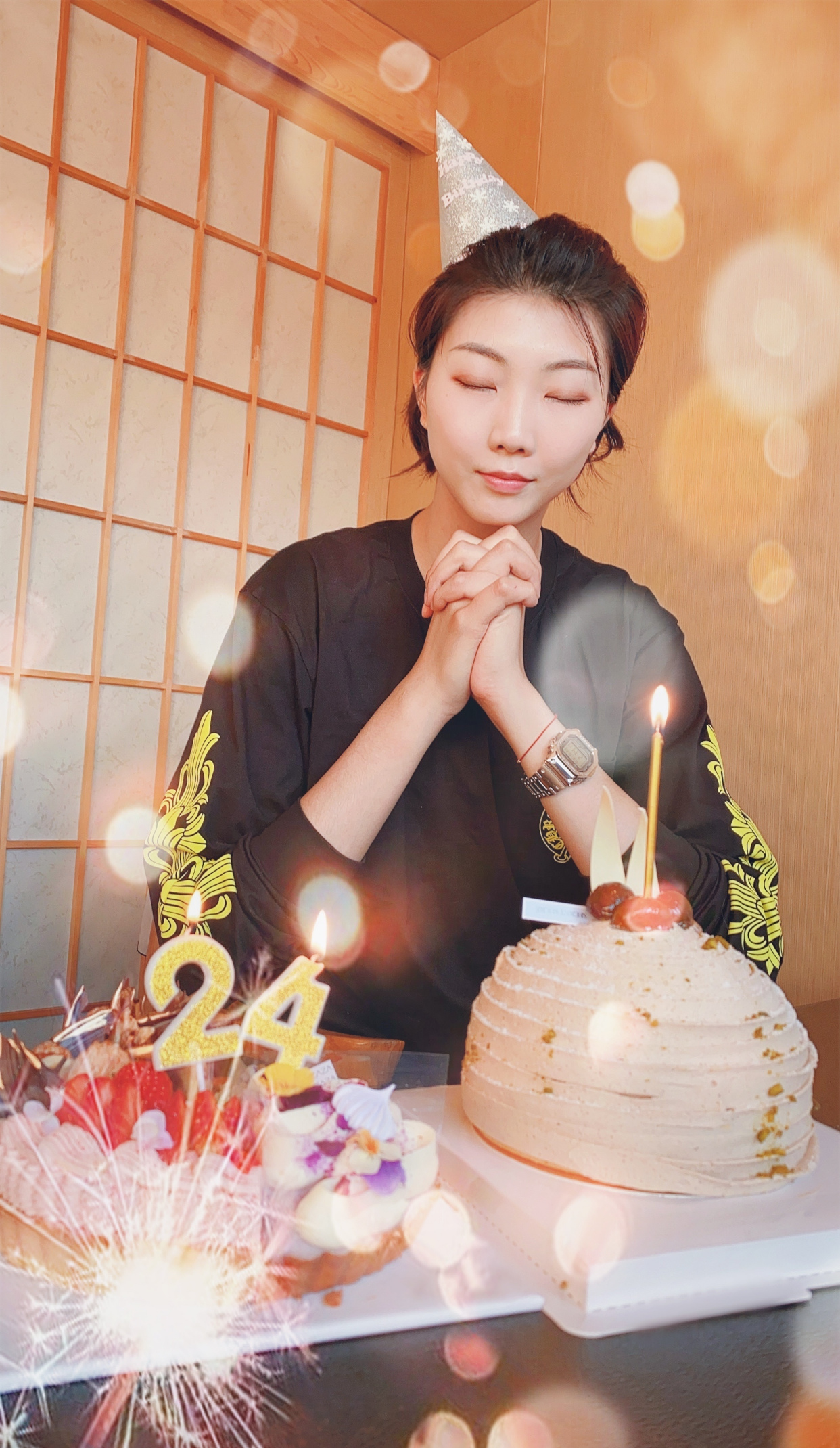 袁心玥终于出现了晒出生日美照五官精致脸型瘦了越来越美