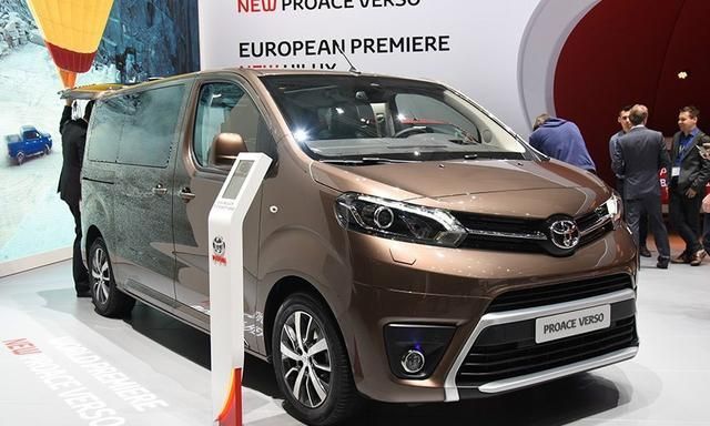 来到丰田proace的车子内部,这款车的中控设计以及内饰打造也是比较