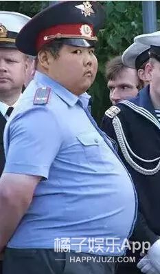 肚子马上就要把衣服撑破…这是…采荷花的小女孩?