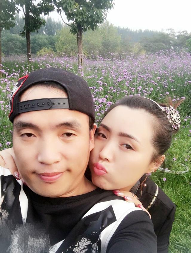 说起来,霍云龙拜师比较晚,是赵本山的第72号弟子,但他急切地维护师父