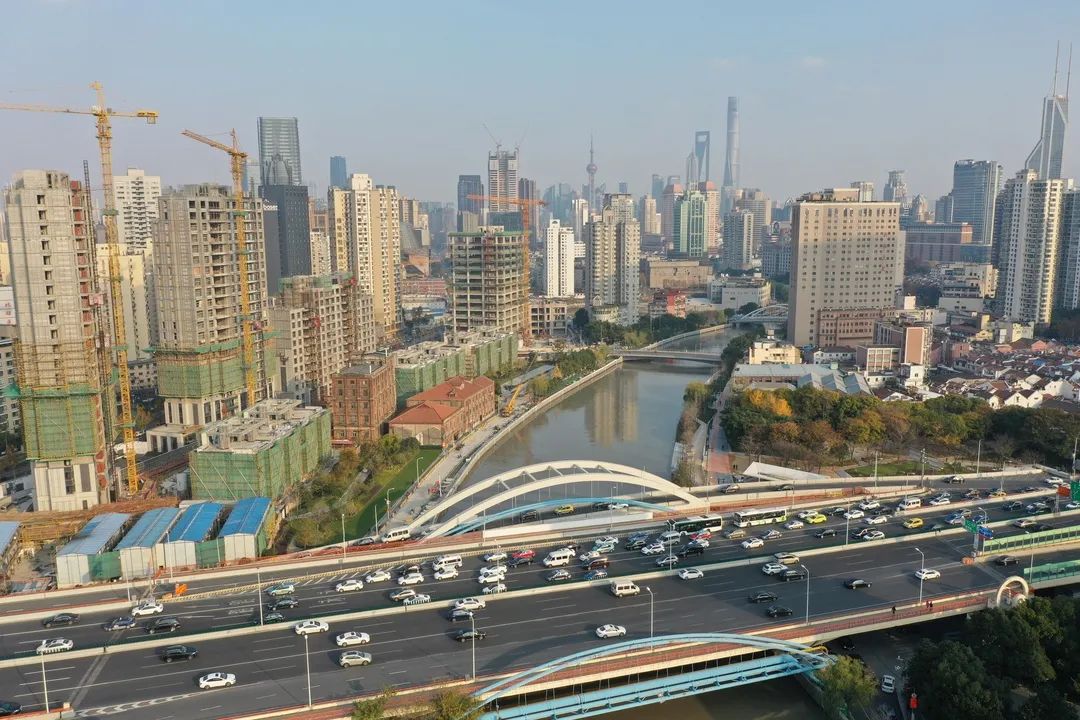 北横通道天目路高架全线含匝道今天结构贯通预计明年6月底通车