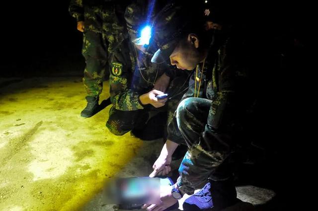 火箭军某部紧贴实战要求锤炼夜间作战能力|火箭军_新浪新闻