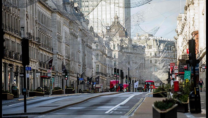 12月20日，伦敦空荡荡的摄政街。图片来源：视觉中国