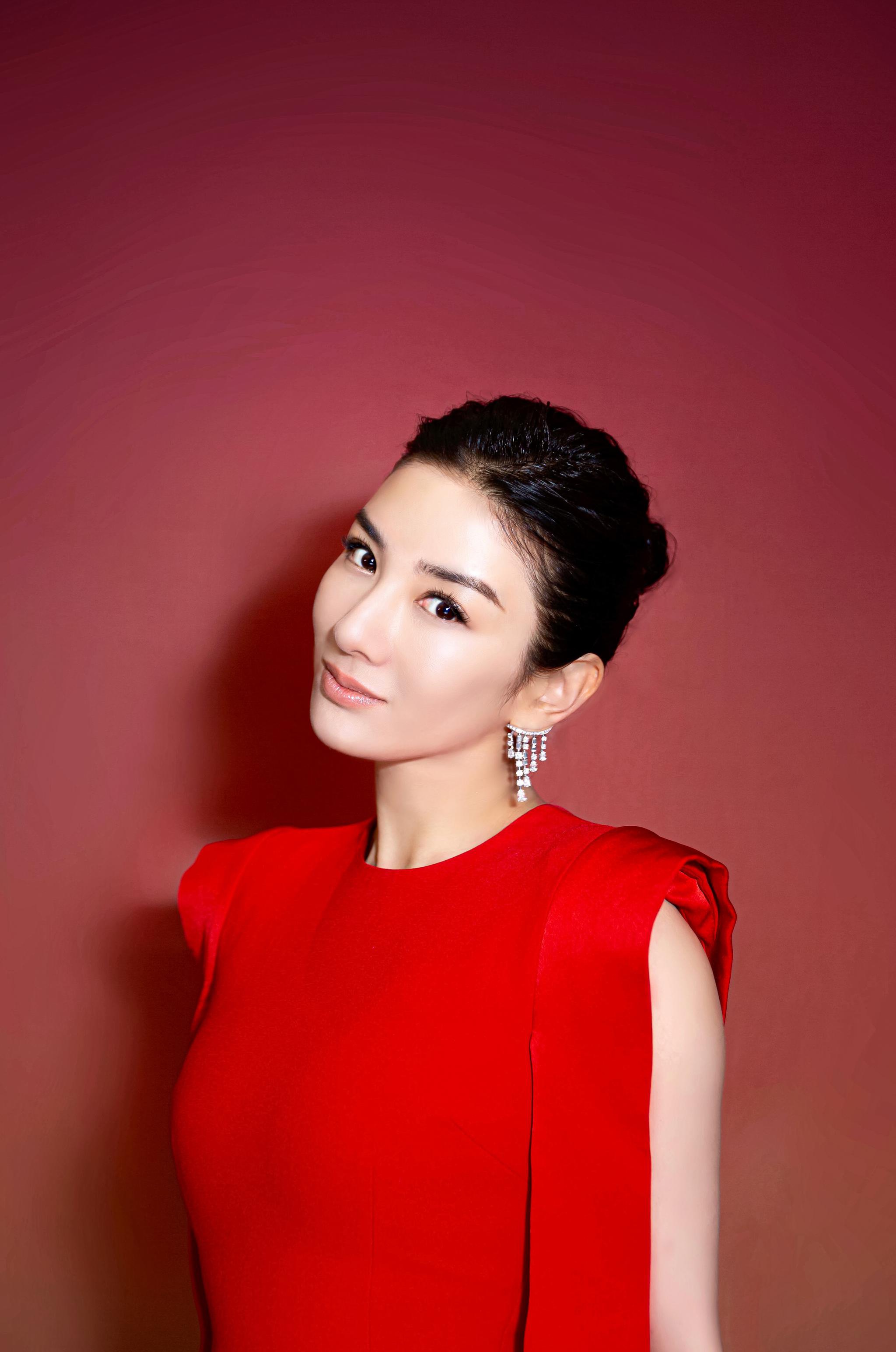 黄奕:过往情深义重不后悔,但我不会回头丨人物