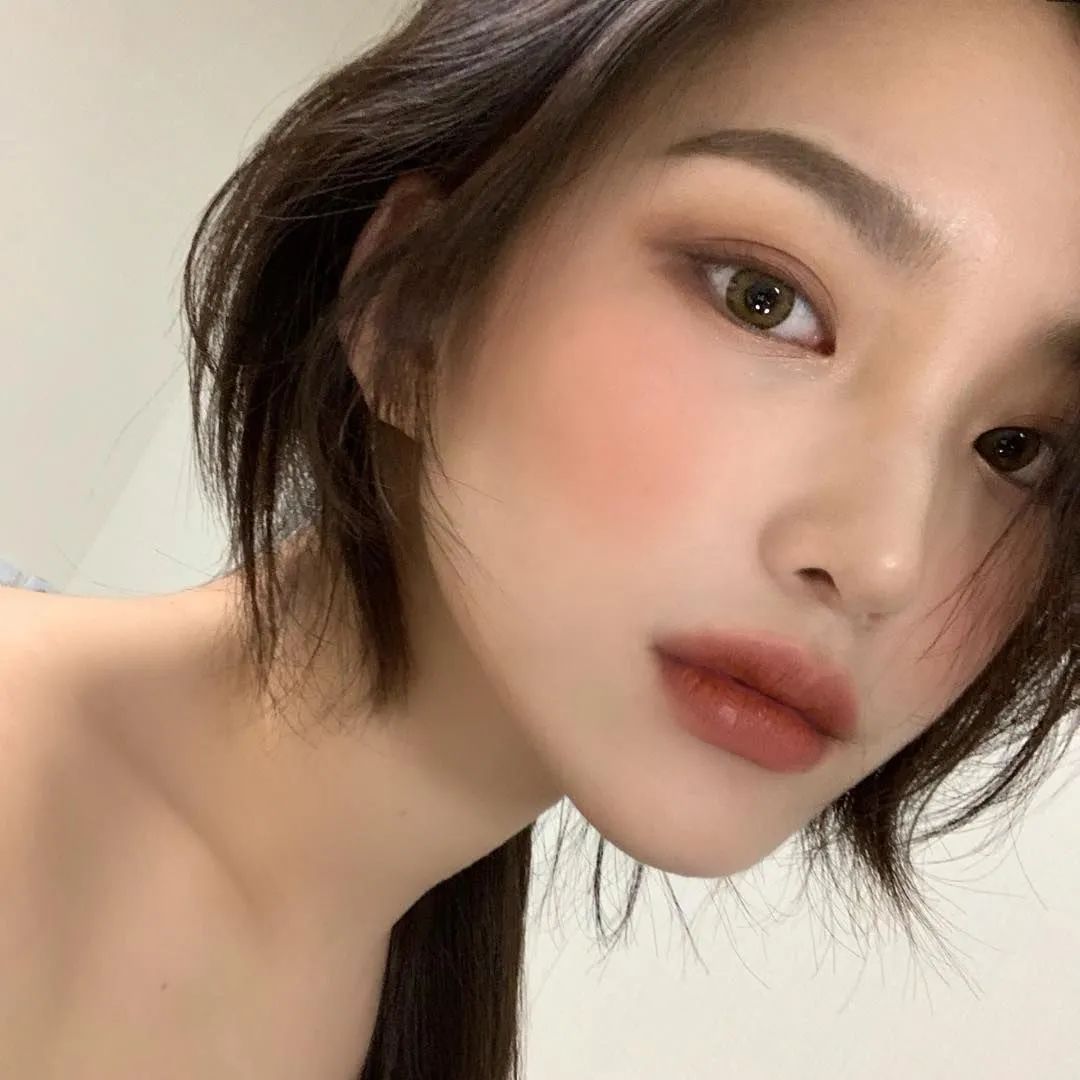 圣诞节来了 妆化得好的小朋友才有圣诞礼物哦|妆容|圣诞|眼影_新浪时尚_新浪网