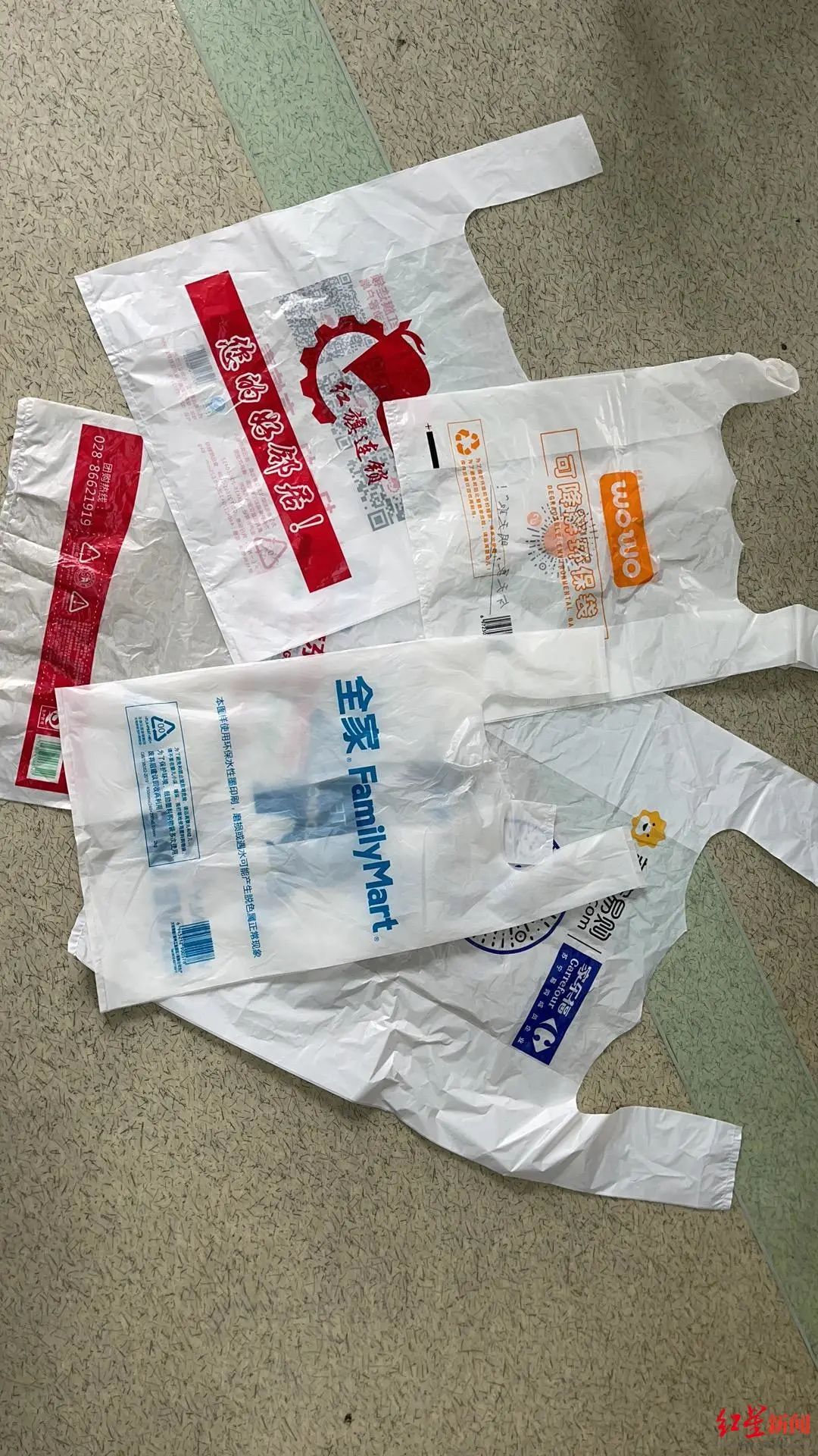 记者走访了包括红旗连锁,舞东风,家乐福,伊藤洋华堂,全家等商超发现