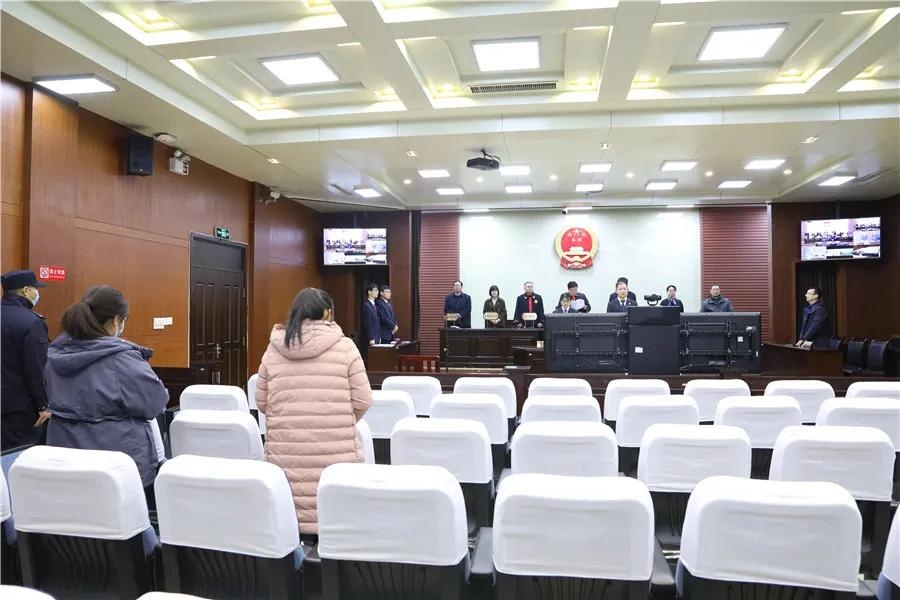 12月18日,利津县人民检察院提起公诉的被告人曹令令