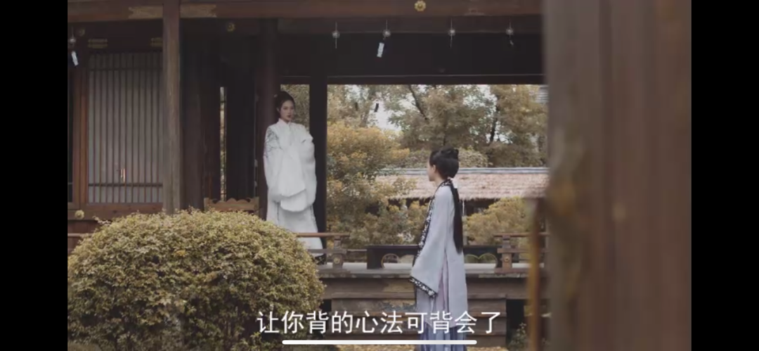 猝不及防!俩女主眉来眼去,真的发车了!|云芊传_新浪新闻