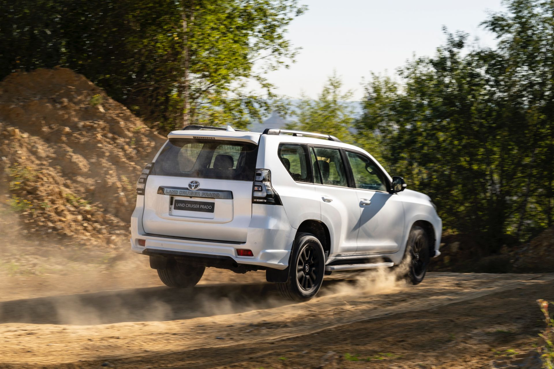 丰田普拉多换代信息曝光tnga平台打造还是保值神器