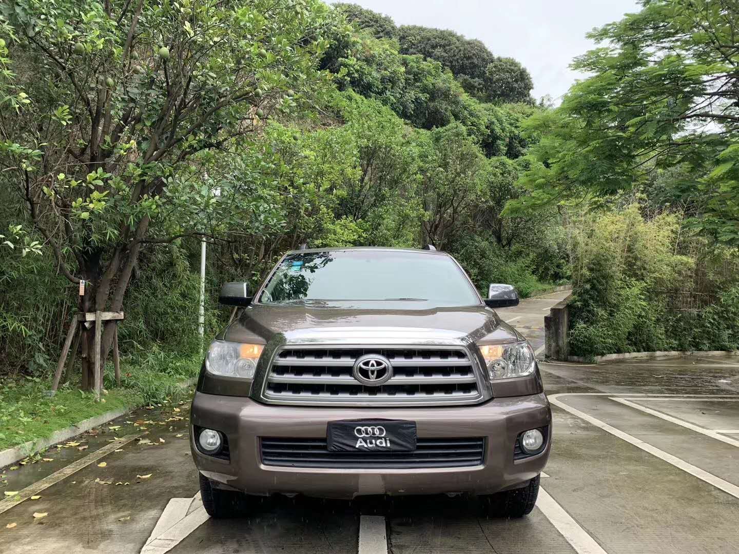 2013年丰田红杉售价15万,是美国有着悠久历史的越野suv车型之一