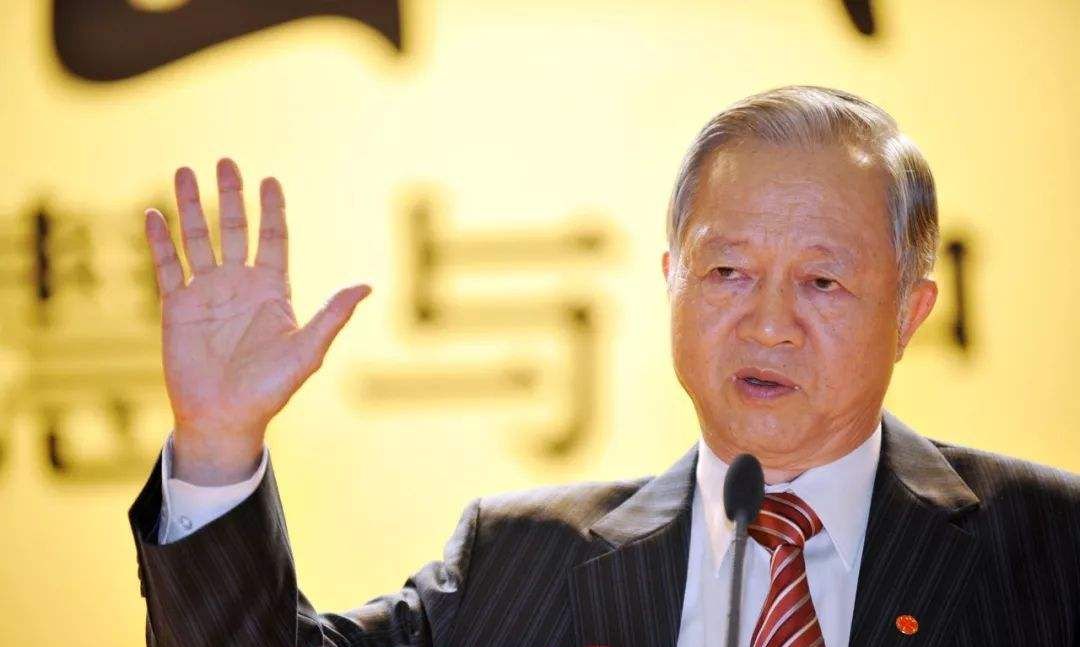读完《易经》,曾仕强回忆说：我40岁才顿悟,因为明白了持经达变|图解易经|曾仕强|易经_新浪新闻