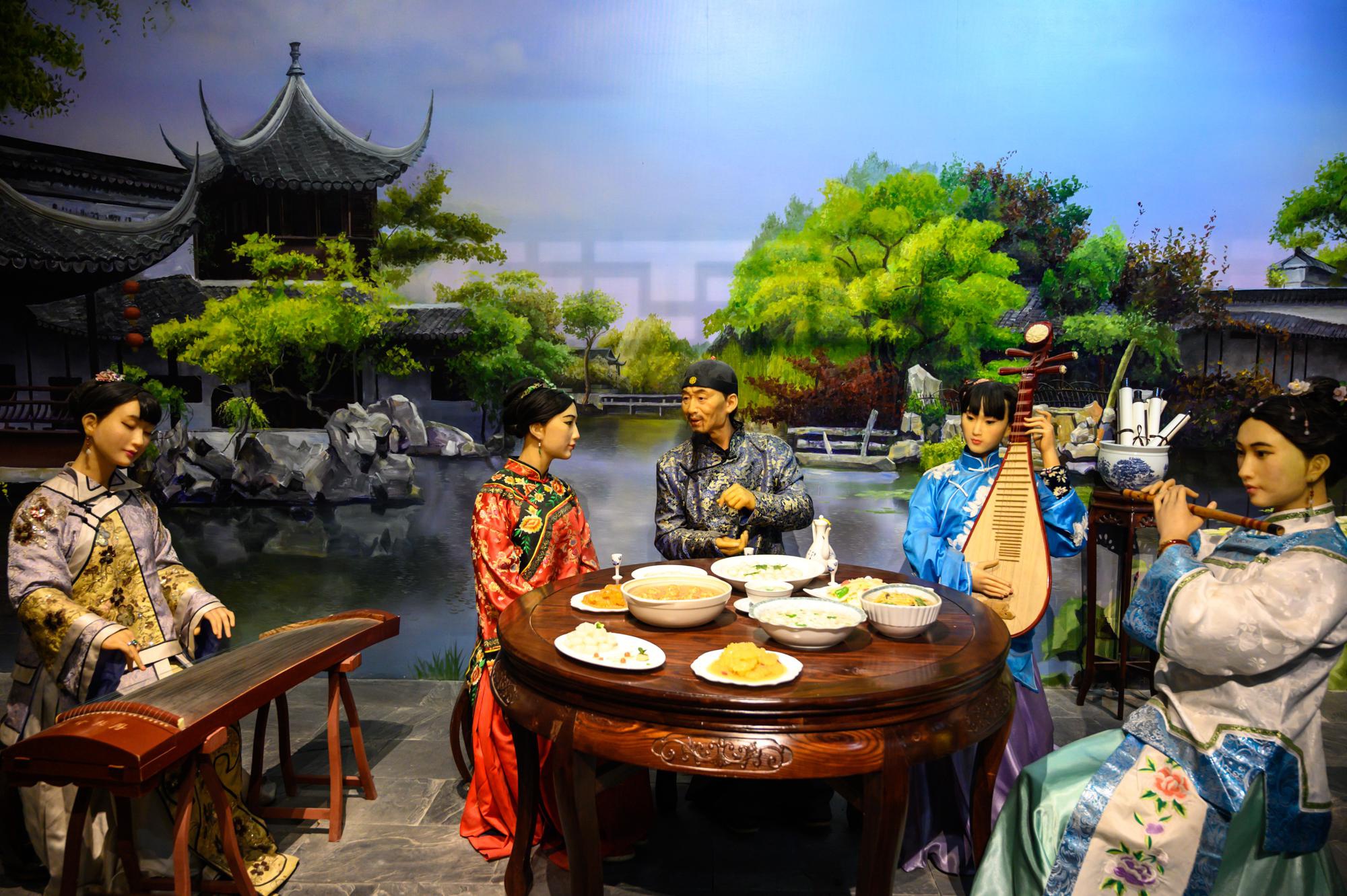 整个淮扬菜文化博物馆分为四大部分,分别是淮安民俗馆,淮扬菜文化博物