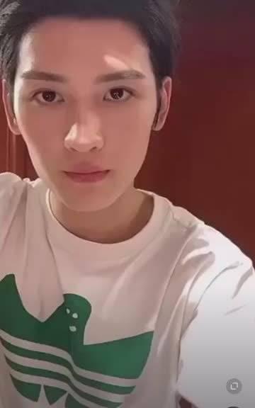 花儿超级乖爸妈发文,说已经带女儿看了心理医生