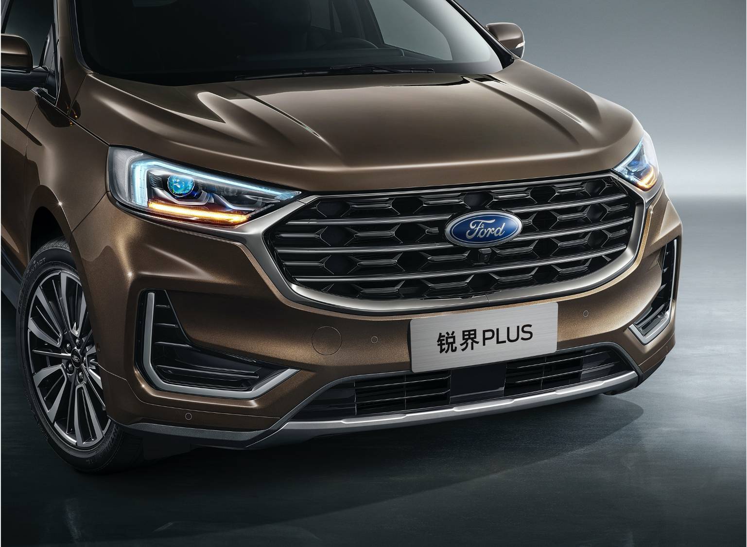 新锐界plus售2298万起外观帅气配置高首推两驱五座stline
