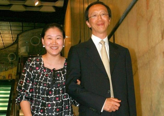 她是跳水冠军伏明霞68岁丈夫接受媒体采访透露私下生活细节