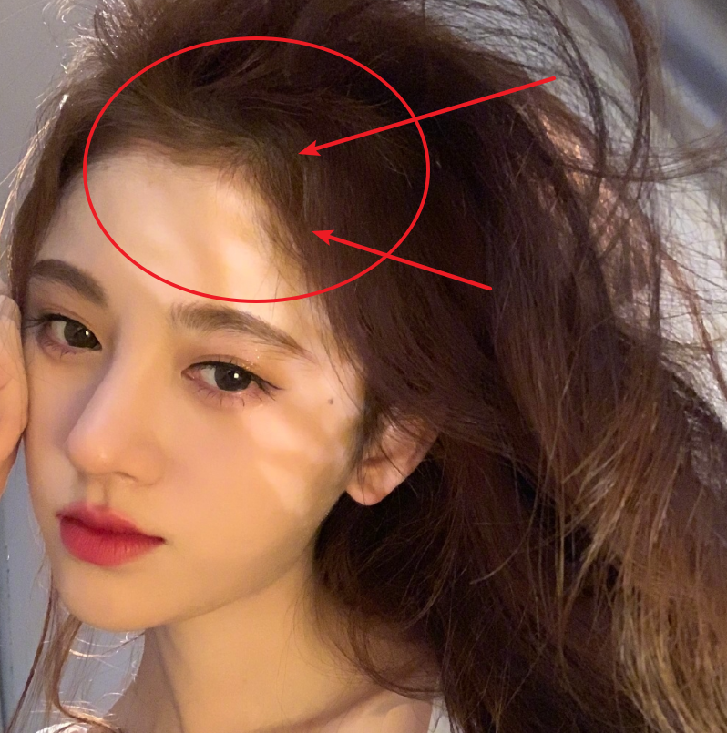 黄磊给7岁二女儿庆生,孩子发际线却成焦点,又一个翻版鞠婧祎?