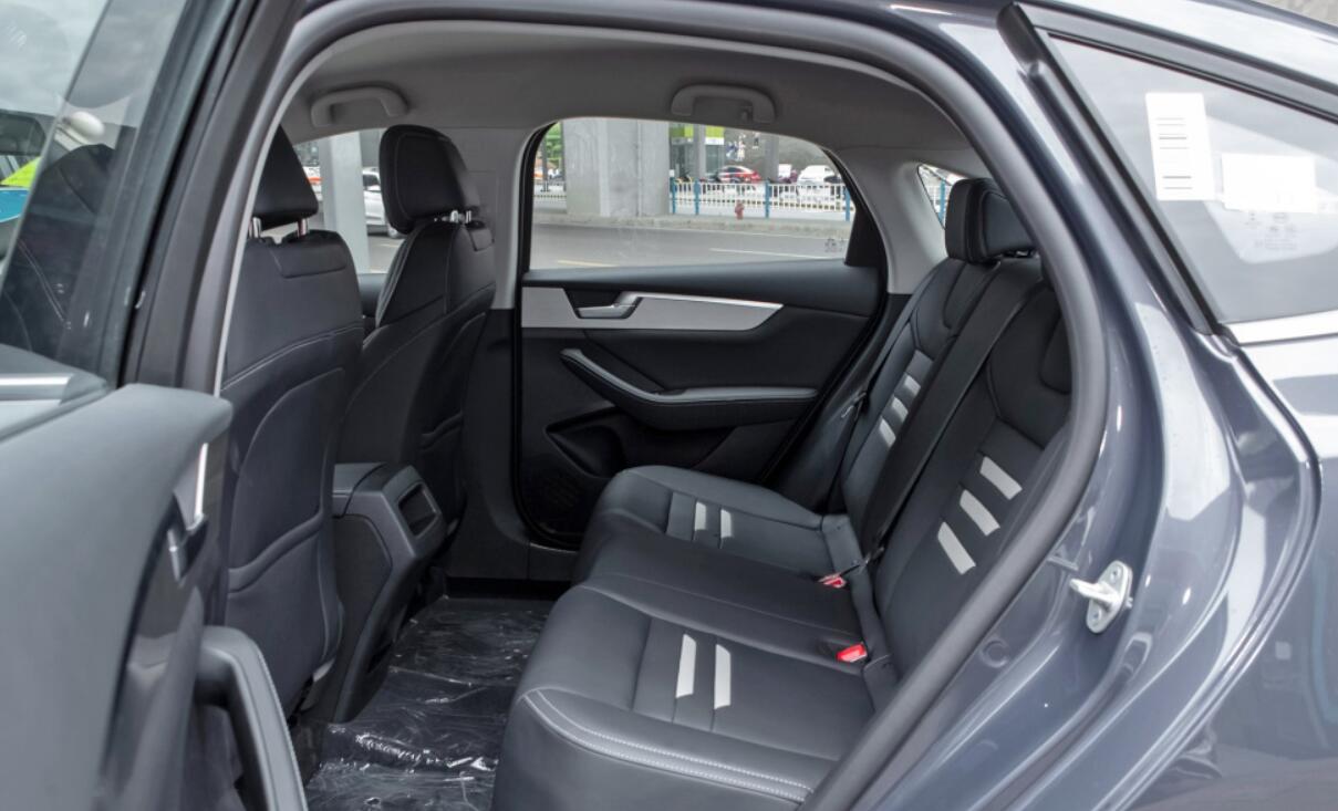 性价比空间等受认可比亚迪秦pro超越版能入手吗