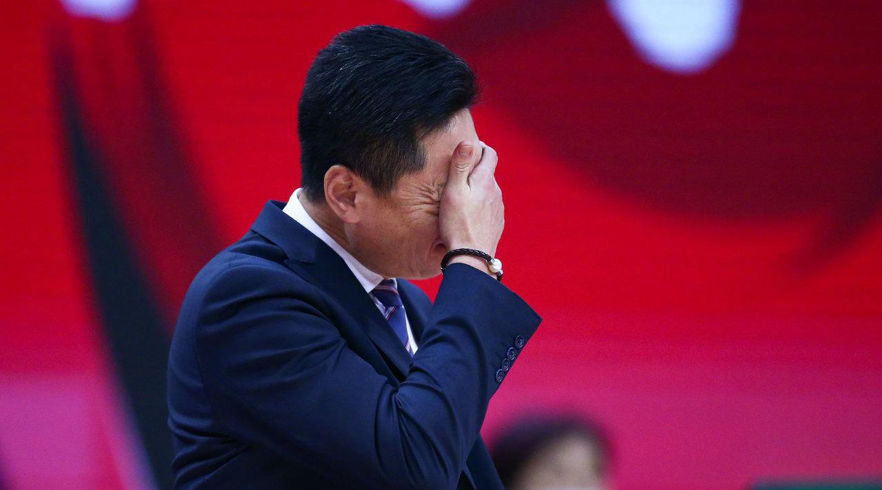 李春江本赛季的名场面:广厦与北京的比赛中