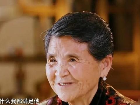 黄圣依婆婆太壕为爱孙建800万平果园穿衣朴素却戴百万项链