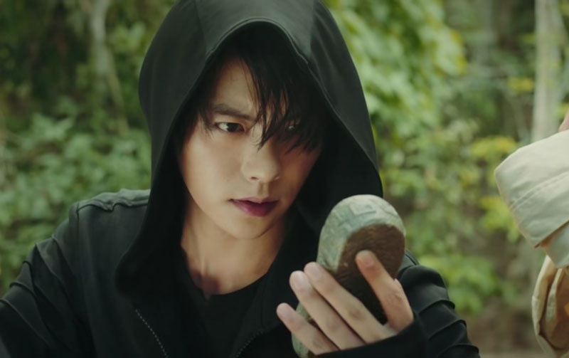 《终极笔记》塌肩膀身份不简单,比小哥厉害,跟"它"有关系