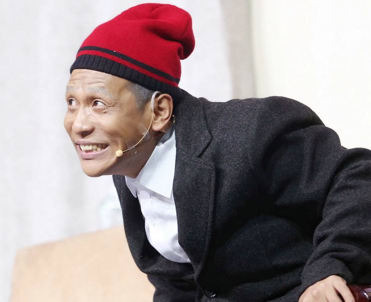 他是扶不起的阿斗,被赵本山力捧整整10多年,今却只能卖烧烤为生