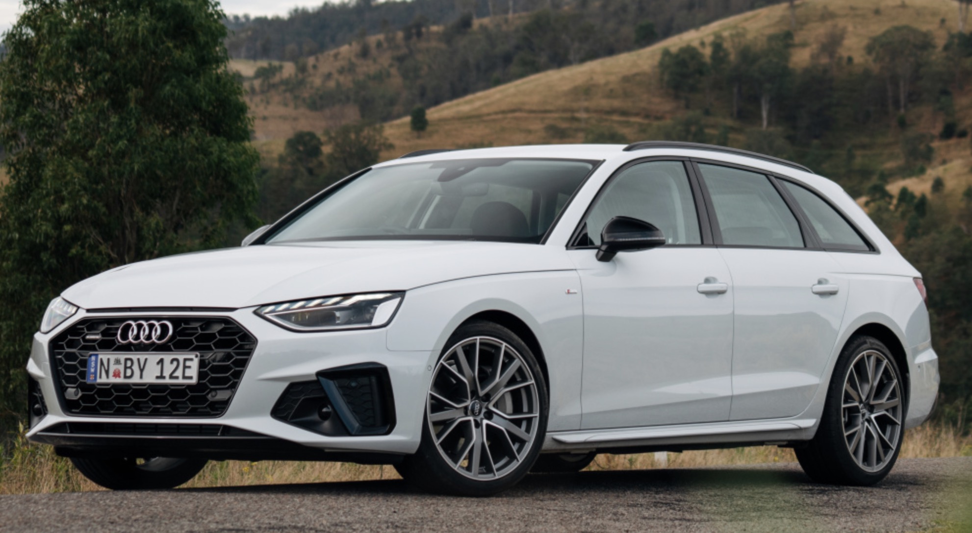 新款奥迪a4 avant上市,旅行车逼格就是高