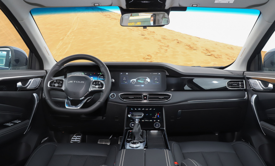 新奇瑞捷途上市,内饰变化明显,搭奔驰风格双联屏,全系t动力