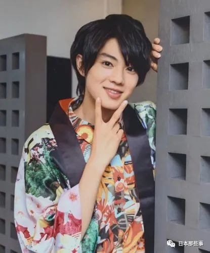 佐藤龙我因恋爱传闻受到处分暂停活动进行反省