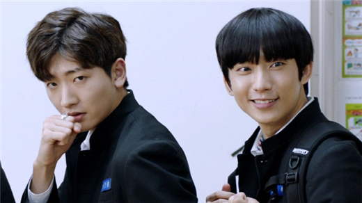 boss》孔灿×洪殷基 今日出击《kiss the radio》