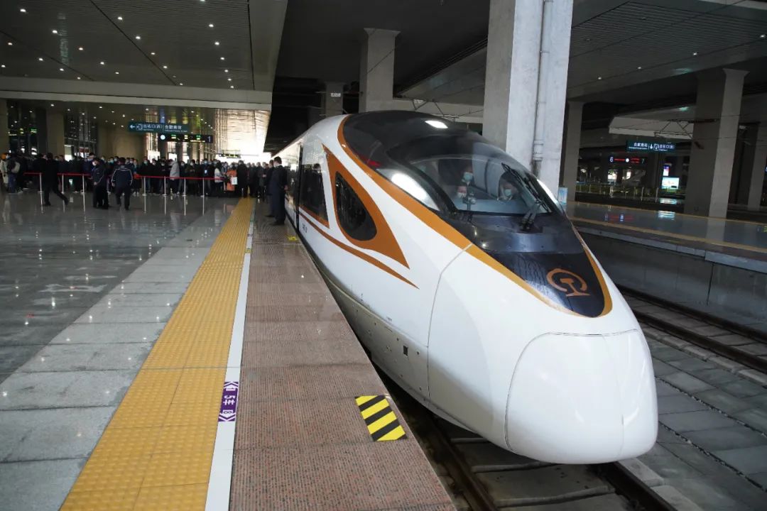 旅客列车5对,具体为:合肥南～安庆g8331/8332,g8333/8334,g8335/8336