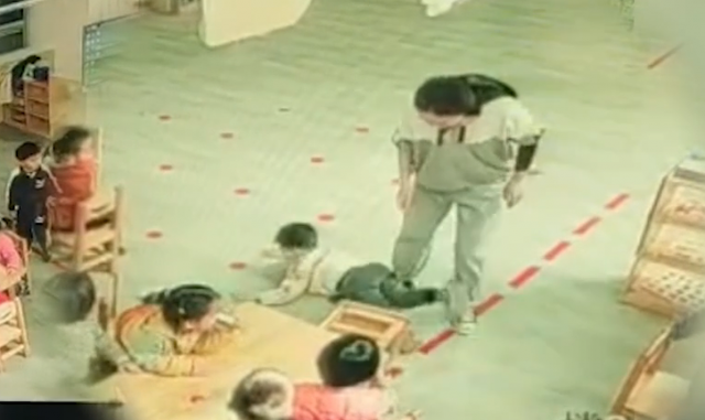 西安一男童被幼师推倒缝8针，教育局通报来了休闲区蓝鸢梦想 - Www.slyday.coM