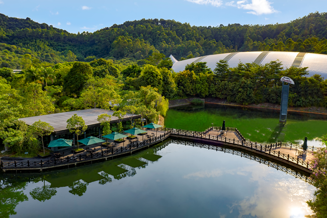 百岁山生产基地-湖心岛廊桥