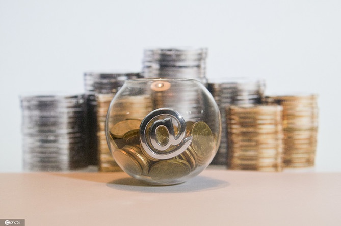 【财经翻译官】互联网存款产品纷纷下架，高收益背后竟是“无证驾驶”？