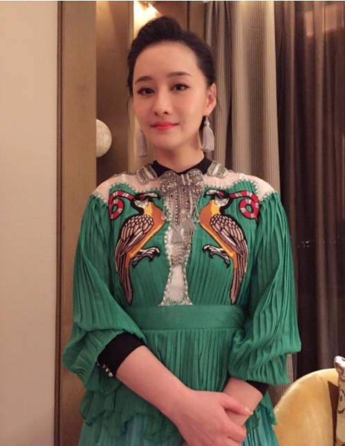 陈德容真实不装伊能静在她面前证明年轻看脖颈纹狠狠打脸