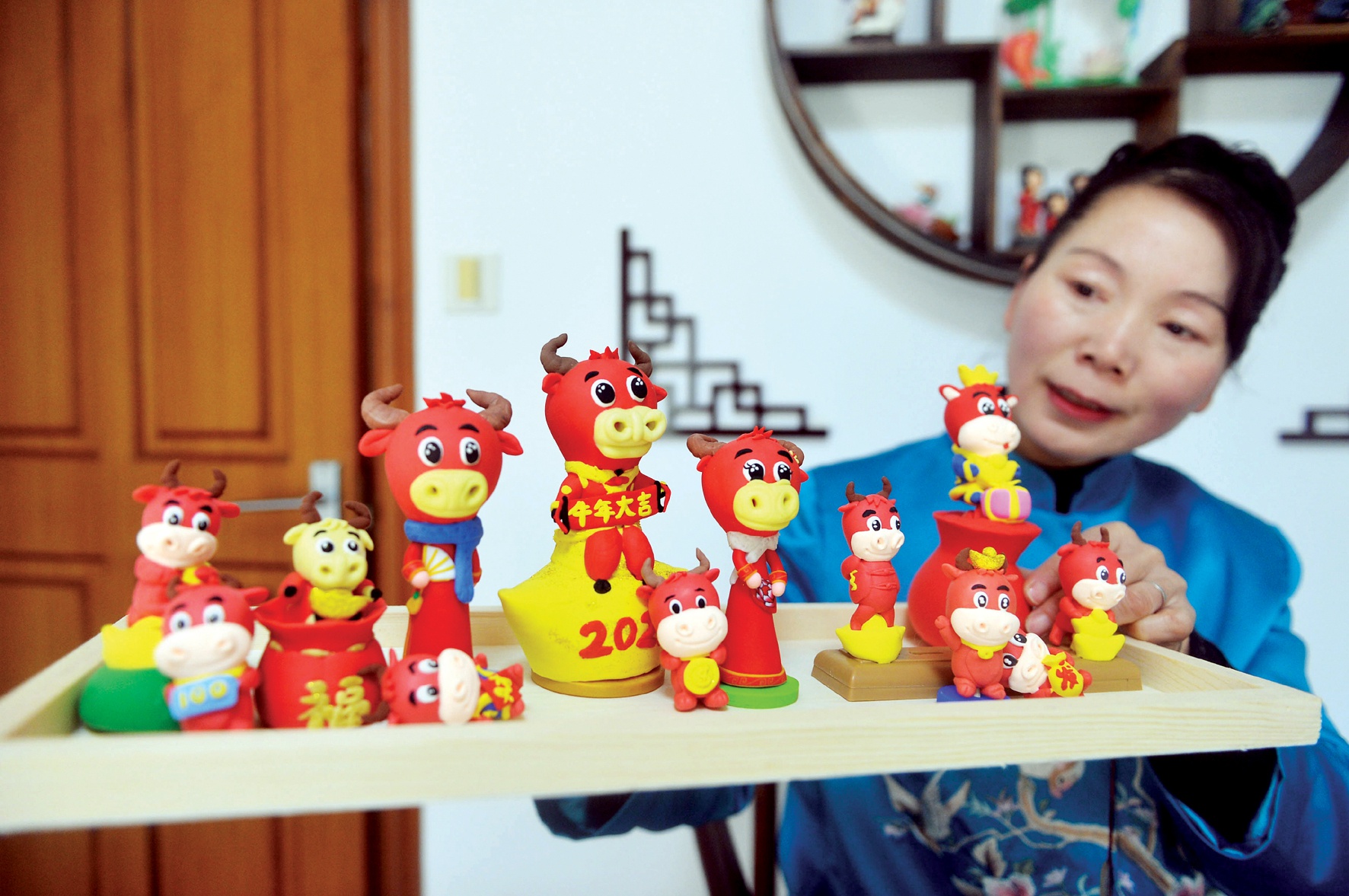 面塑福牛迎新年