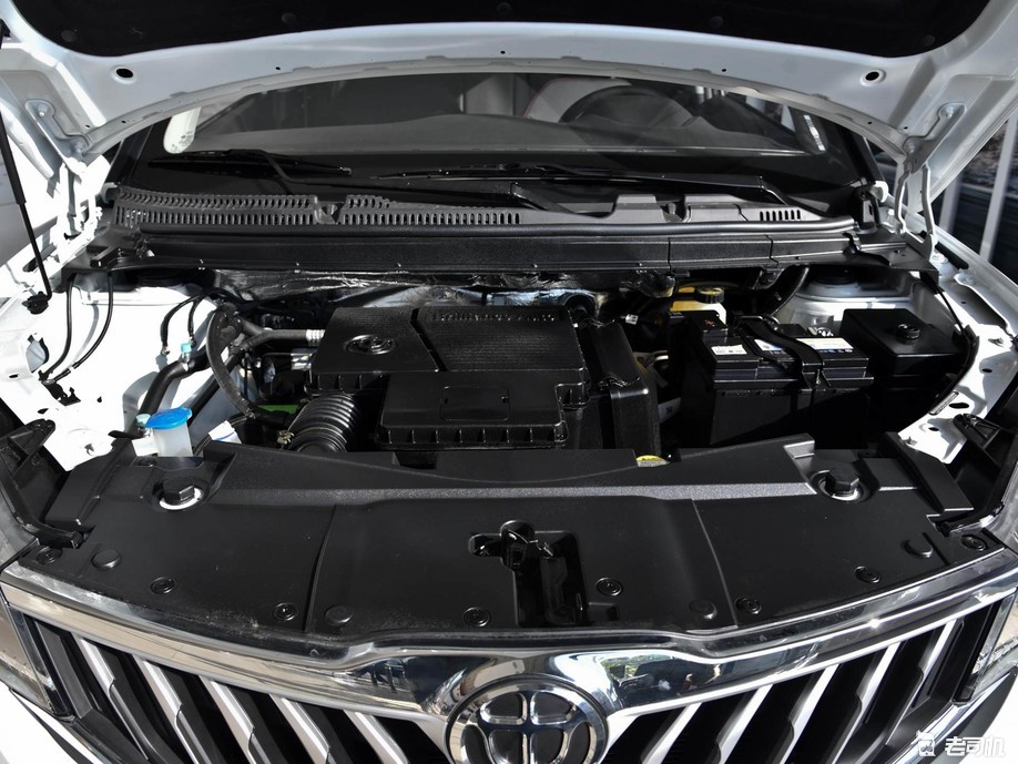 车小屏幕大 小哥带你看中华v3