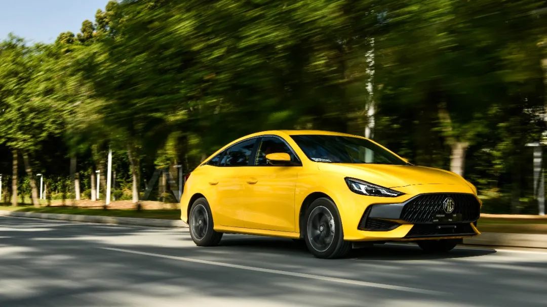 比如历史上非常有名的名爵mgb gt,不仅价格不