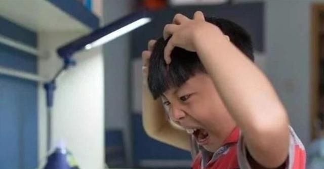 小学生“作业答案”火了,老师拍照传到网上,网友：最懒小学生休闲区蓝鸢梦想 - Www.slyday.coM