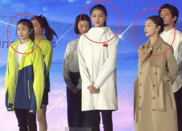 周冬雨关晓彤刘存浩同框一样是谋女郎无p图对比太明显
