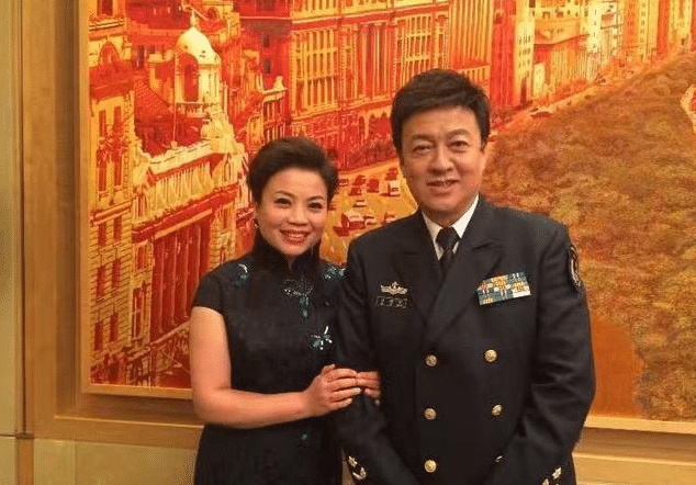 51岁张也孤身一人59岁吕继宏也是单身郎才女貌在一起